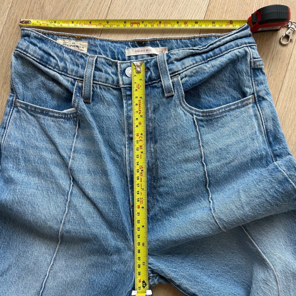 Levi's Ribcage Bell Jeans 27x32 Blue High Rise Flare Leg Denim Hippie Boho Retro - Picture 7 of 12